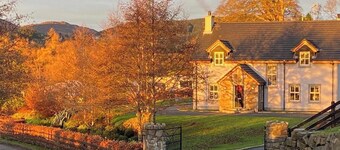 Mountain View Retreat in Rostrevor With hot Tub