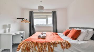 Comfort House, 3 Bedrooms | 3 bedrooms, iron/ironing board, free WiFi
