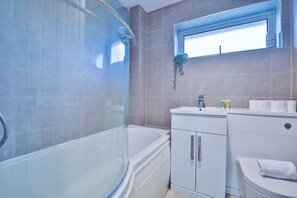 Bathroom - 3 Bed House with Private Parking (Barry)