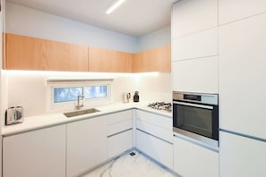 Fridge, microwave, oven, stovetop