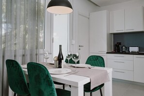 Dining - Home away from home (Rijeka)