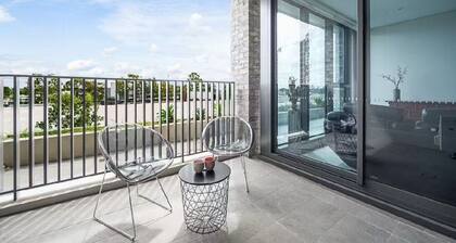 1 minutes' walk to Sydney Olympic Stadium