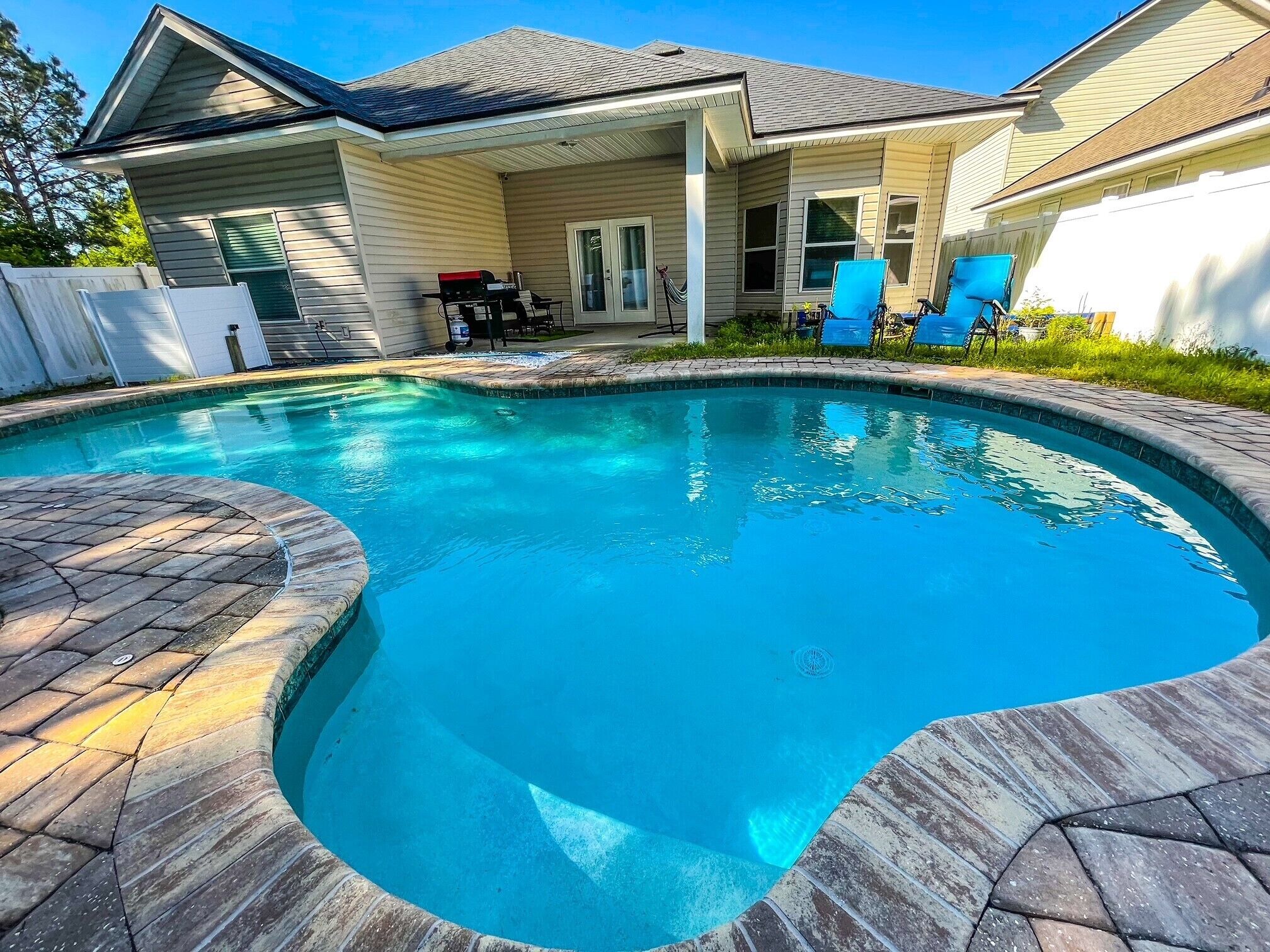 Ulkouima-allas, lämmitetty uima-allas