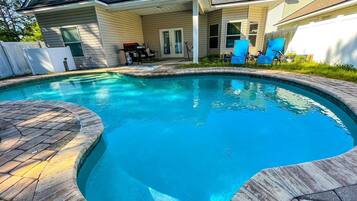 Ulkouima-allas, lämmitetty uima-allas