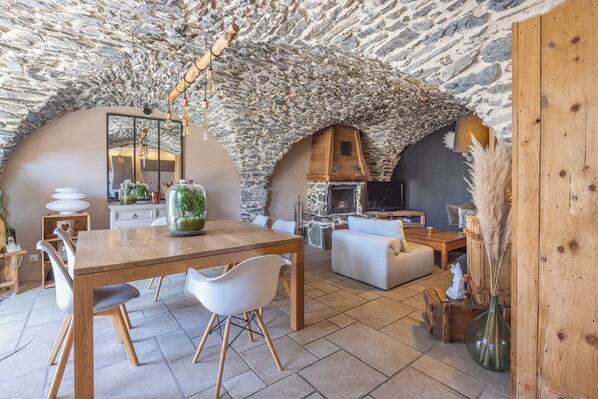 Interior - L'Oisans Bleu - Village house with terrace and garden (Huez)
