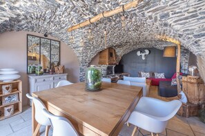 Dining - L'Oisans Bleu - Village house with terrace and garden (Huez)