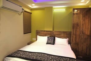 Deluxe Double Room | Iron/ironing board, free WiFi - Casa Central (New Delhi)