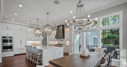 Lux-Lakefront on Lake Oconee with Boat & Jet Skis - Sleeps 14!