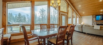 Flathead River Retreat For 15!