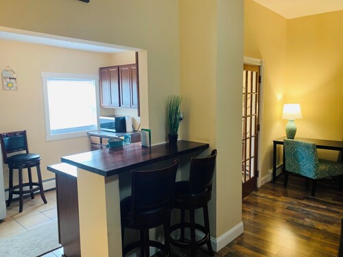 Cozy studio with WiFi and AC in wonderful Pemberton