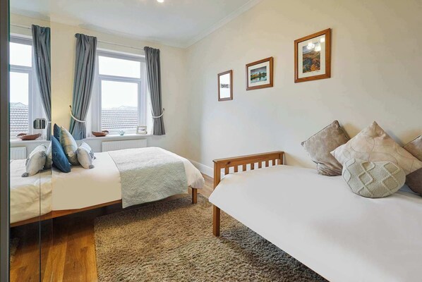 3 bedrooms, iron/ironing board, travel crib, WiFi