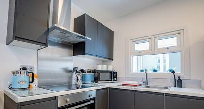 Host & Stay | Croydon Road Abode