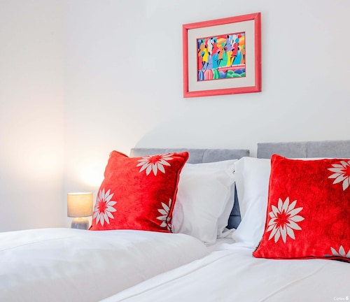 Host & Stay | Croydon Road Dwelling