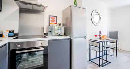 Host & Stay | Croydon Road Apartment