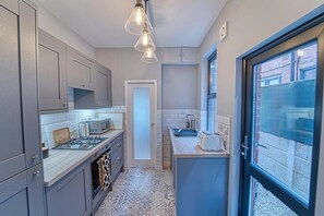 Micro-ondes, four, plaque de cuisson, lave-vaisselle