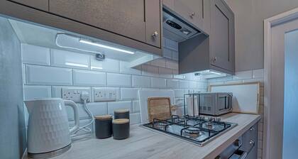Host & Stay | Barton Road House