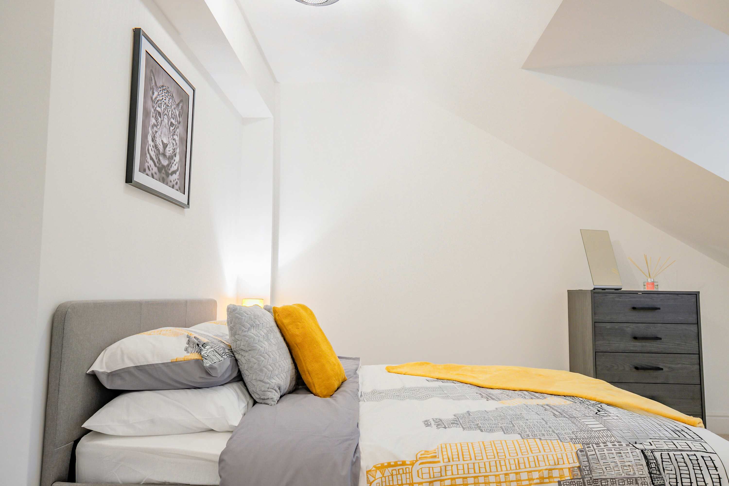 Sedlescombe Apartment, Rugby - Host & Stay