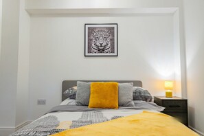 1 slaapkamer, een bureau, wifi