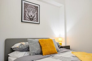 1 habitación, escritorio y wifi 