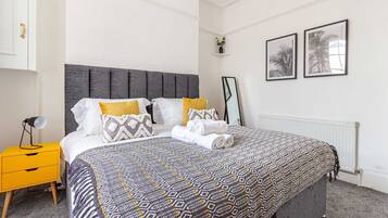 1 bedroom, desk, iron/ironing board, internet