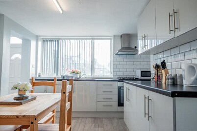 Host & Stay | Park Cliffe House