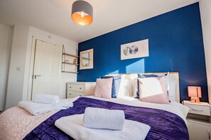 3 bedrooms, desk, iron/ironing board, WiFi - Host & Stay | Mercia House (Kempsey)