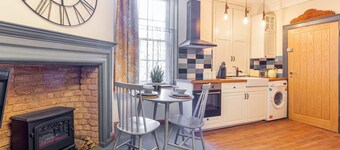 Host & Stay | Merchant House Studio