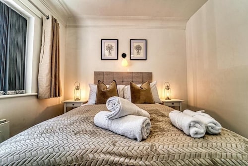Host & Stay | Chester House Retreat