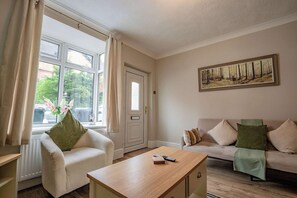 TV, fireplace, offices - Host & Stay | Mayfield House (Ashbourne)