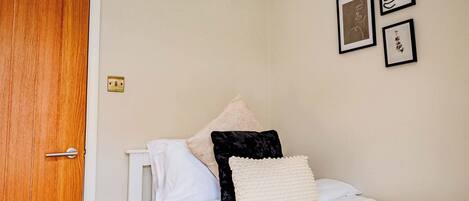 3 dormitorios, escritorio, wifi y ropa de cama