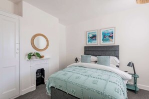 4 quartos, ferros/tábuas de passar roupa, Wi-Fi, roupa de cama