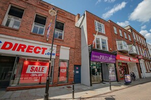 Point of interest - Host & Stay | Bridge Street Studio Apartment (Evesham)