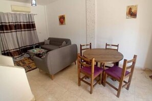 Interior - 871 · 2BR Townhouse, with backyard (Sheikh Zayed City)