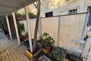 Property grounds - 326 · 2BR Townhouse | 2 Bathrooms | Backyard (Sheikh Zayed City)