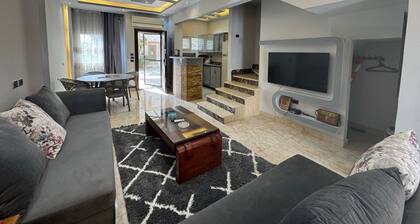 129 · 2BR Townhouse, 2 Bath, TV, Backyard