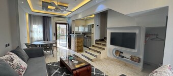 129 · 2BR Townhouse, 2 Bath, TV, Backyard