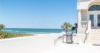 Oceanfront: Ocean Crest Villa 6BR Heated Pool/Spa