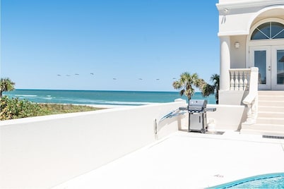 Oceanfront: Ocean Crest Villa 6BR Heated Pool/Spa