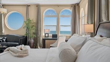 6 chambres, bureau, fer et planche Ă repasser, lit parapluie