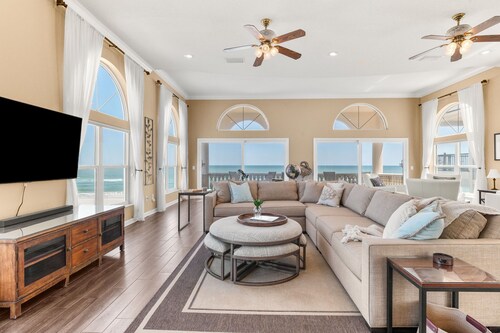 Oceanfront: Ocean Crest Villa 6BR Heated Pool/Spa