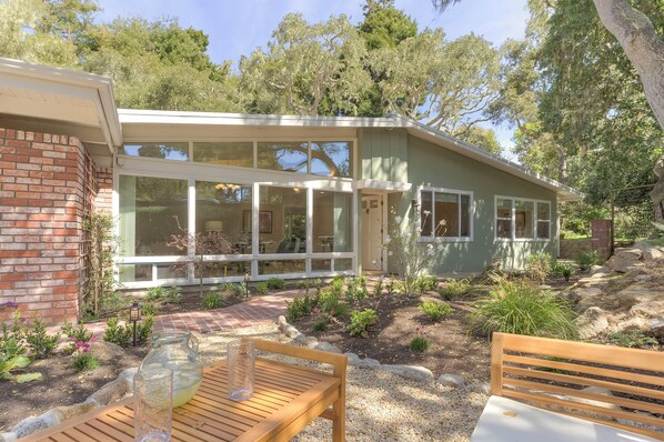 Outdoor dining - 3968 Redwood Refuge - Spacious Pebble Beach® Home (Pebble Beach)