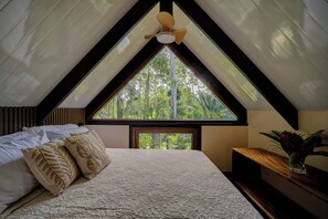 Bungalow | In-room safe, blackout drapes, free WiFi, bed sheets