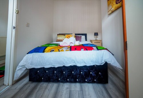 Charming 3-bedroom apartment with WiFi in Stoke-on-Trent