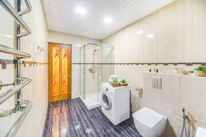 Appartement Familial, balcon | Salle de bain