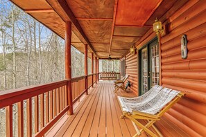 Family Cabin, 3 Bedrooms, Non Smoking, Mountain View | Balcony