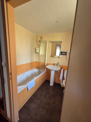 Lila | Bathroom