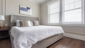 สตูดิโอ | ห้องพักตกแต่งอย่างมีเอกลักษณ์, ตกแต่งพิเศษโดยเฉพาะ, เตารีด/โต๊ะรีดผ้า