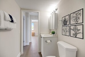 Apartment, 2 Bedrooms | Bathroom | Free toiletries, hair dryer, towels, soap