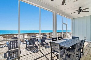 Outdoor dining - Silver Linings - Beautiful 4/4.5 Home - Beachfront (Gulf Shores)