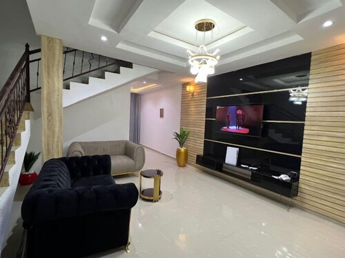 Westmac Hotel and Apartments